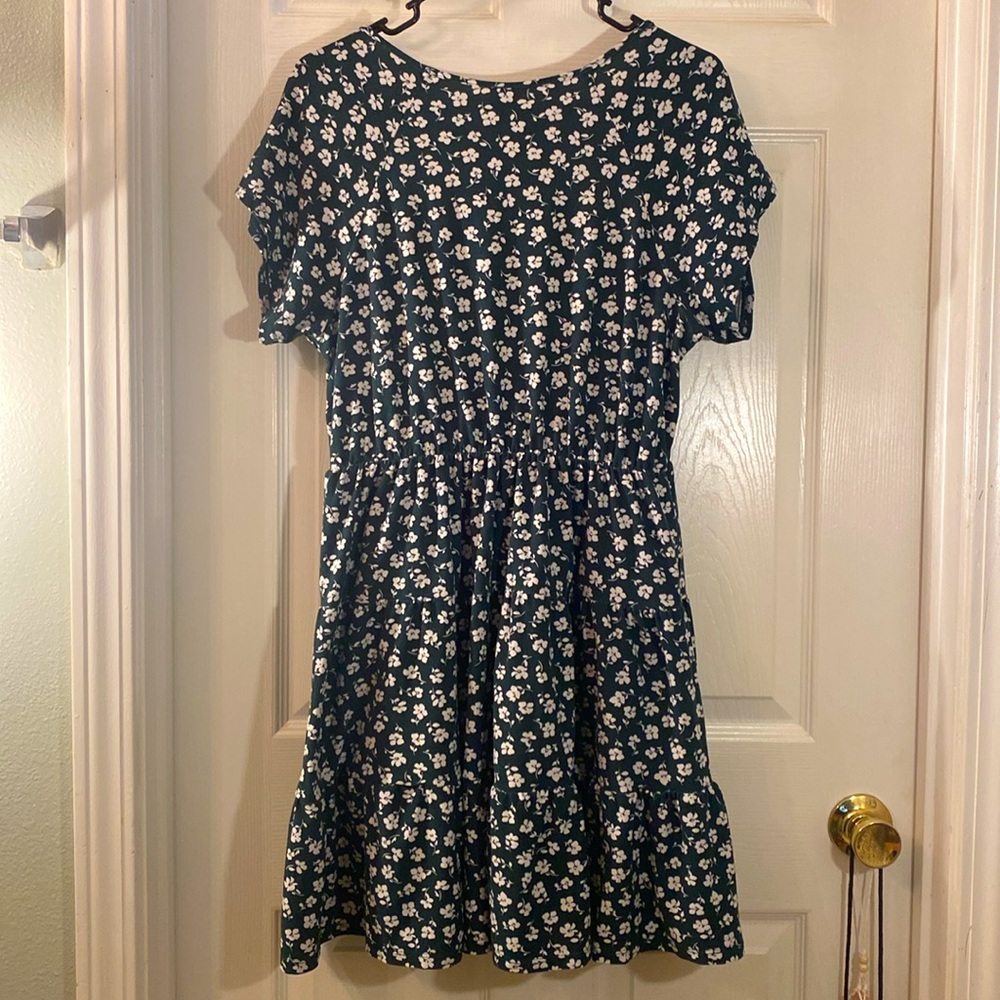Adorable Green and White Floral Dress - Picture 3 of 7